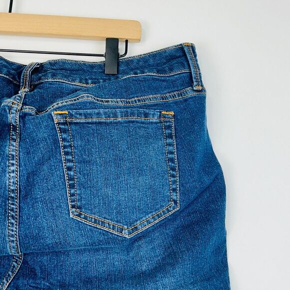 NWT Torrid Size 16 Boyfriend Straight Jeans Stretch Mid Rise Med-Dark Wash Short - Picture 9 of 15